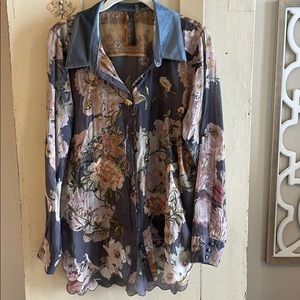 Beautiful Aratta Grey Floral Blouse